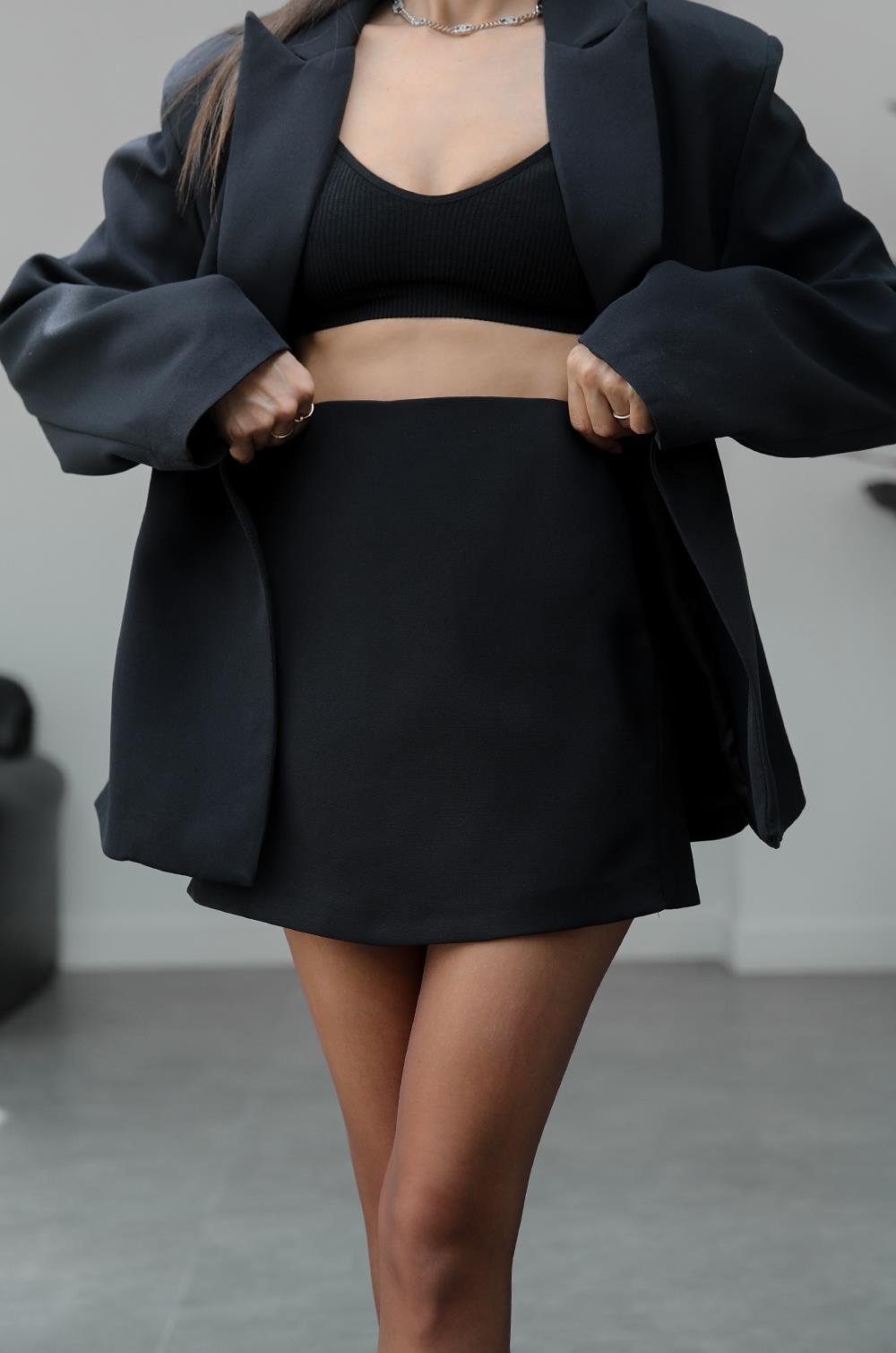 SIYAH KIERA YÜKSEK BEL ŞORT ETEK