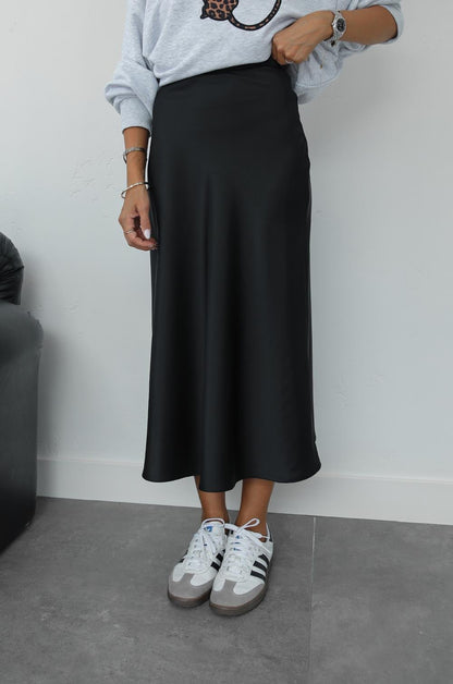 SIYAH KREP SATEN ETEK