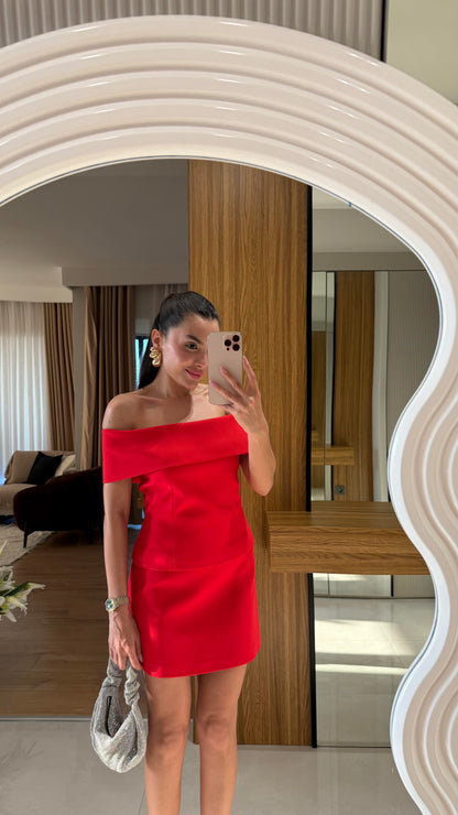 Solven Kırmızı Etekli Premium Takım