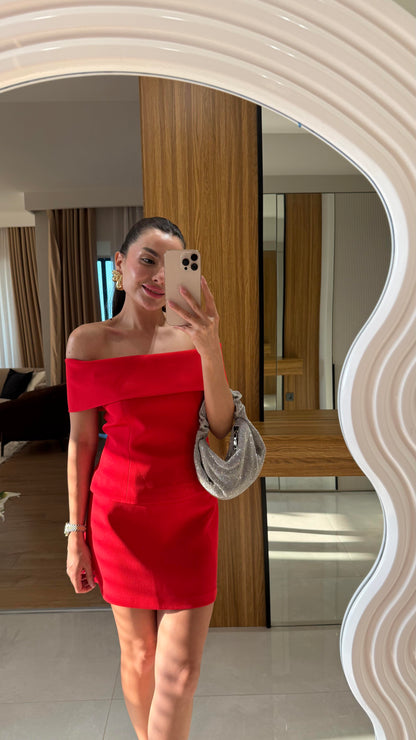 Solven Kırmızı Etekli Premium Takım