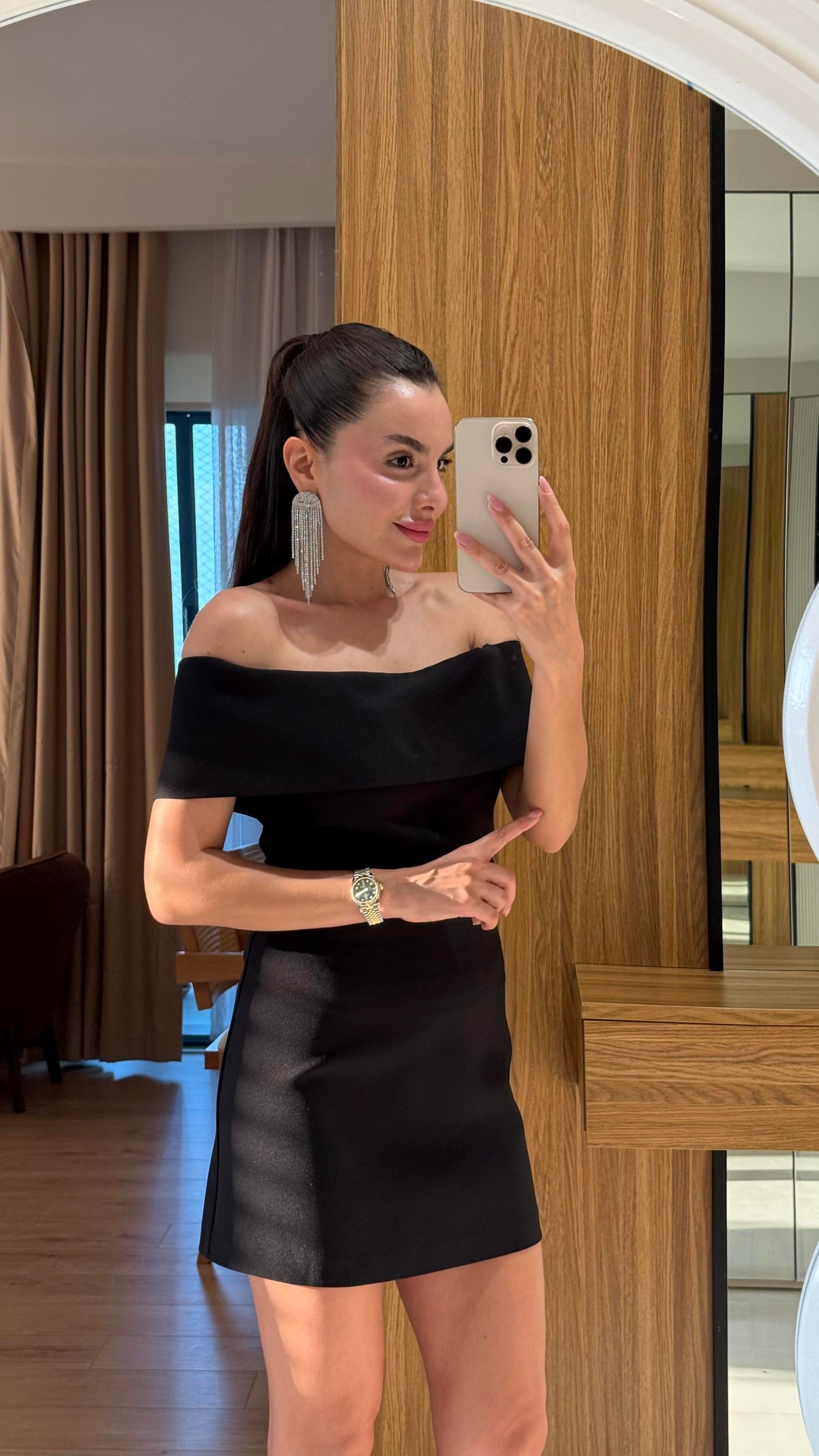 Solven Siyah Etekli Premium Takım