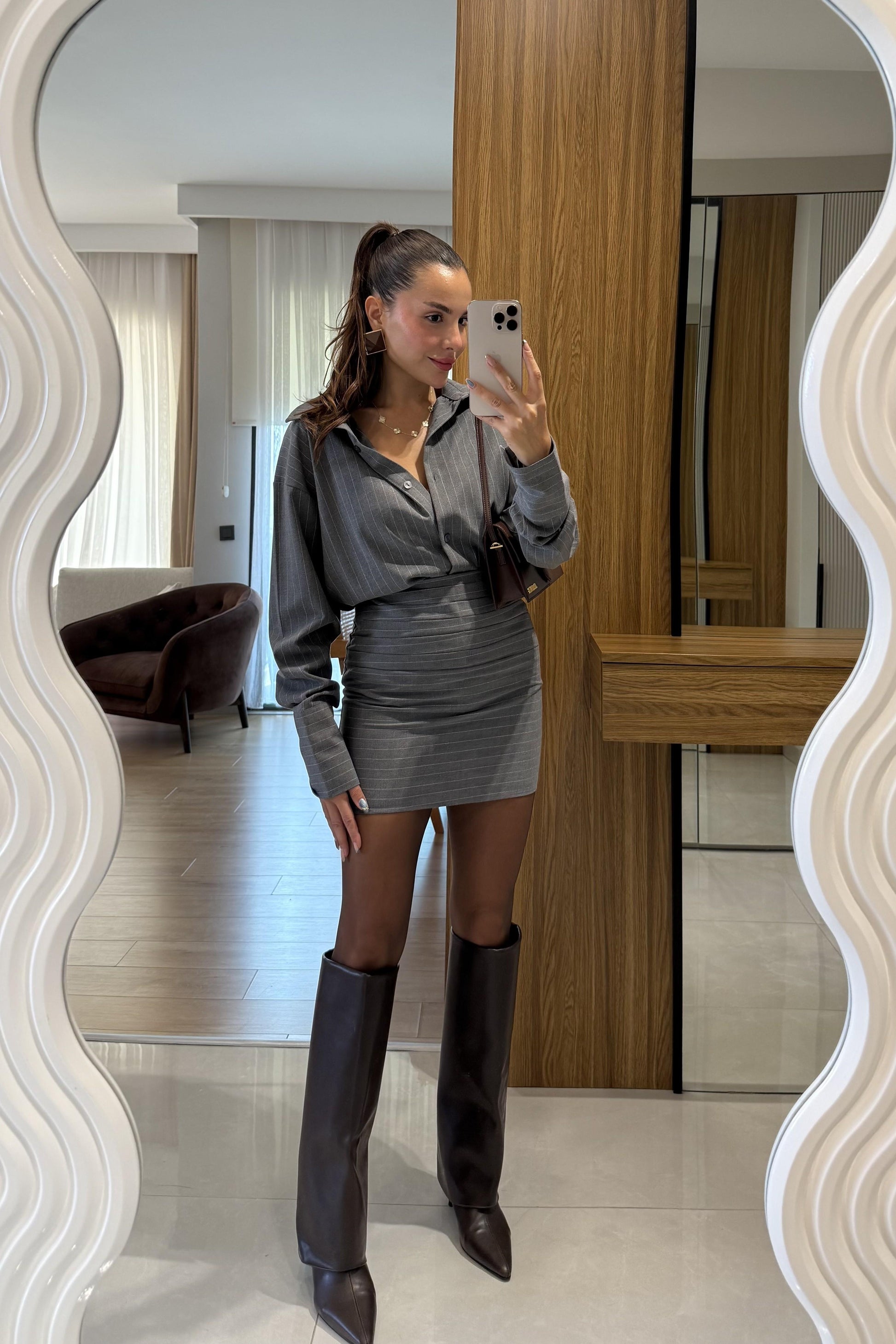 Sorrento Gri Çizgili Gömlek Etek Takım