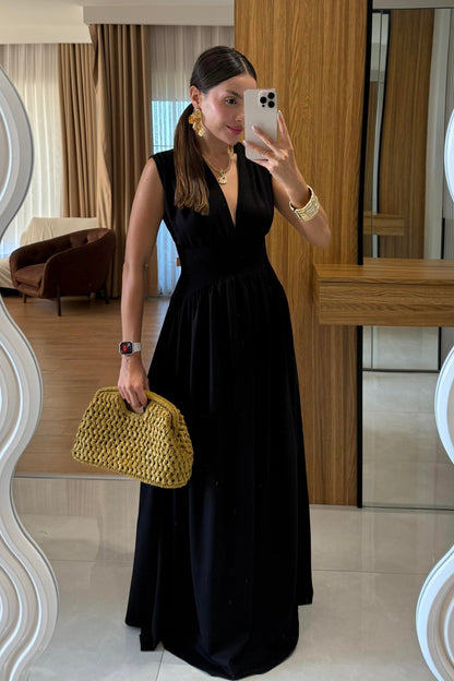 Taylor Siyah Belden Oturtmalı Elbise