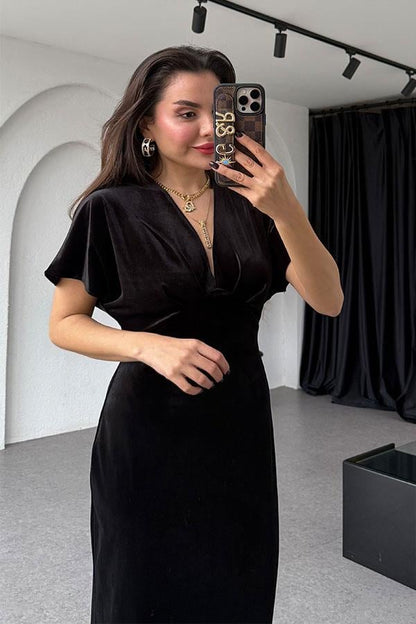 Thlio Siyah V yaka Kadife Elbise