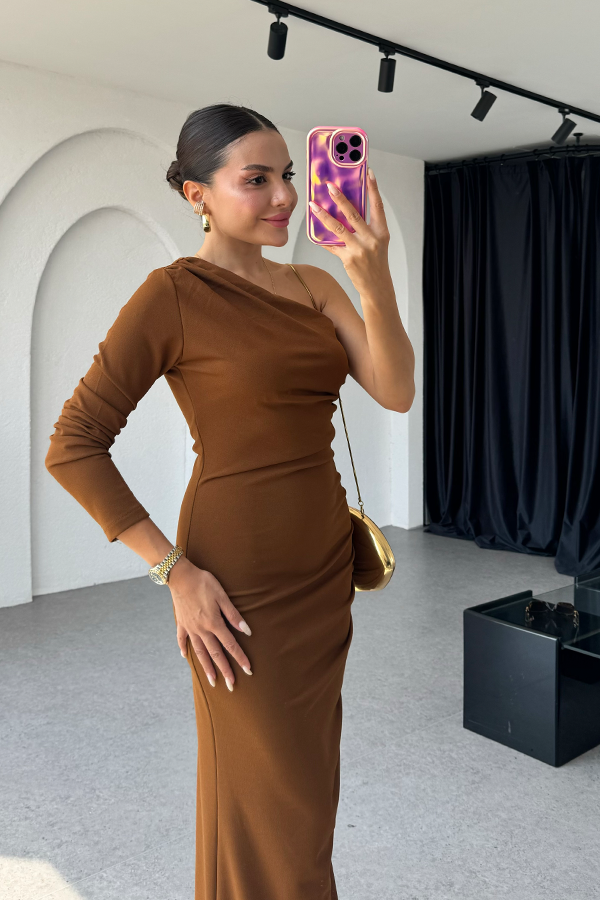 Tulina tek omuz kahve drapeli elbise