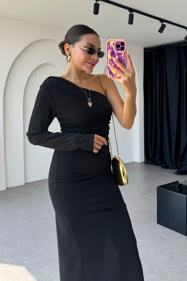 Tulina tek omuz siyah drapeli elbise