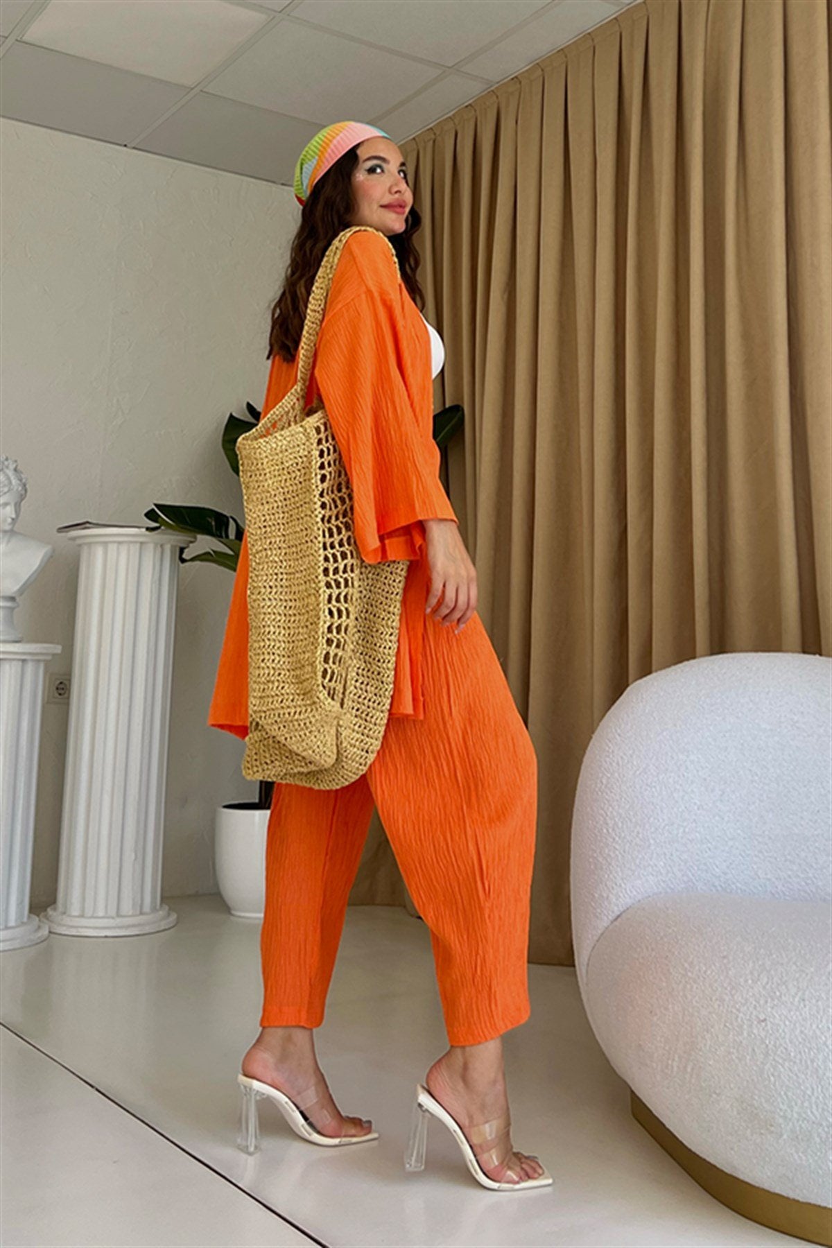 Turuncu kimonolu bohem takım