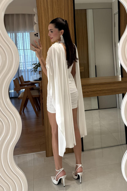 Velda Beyaz Tasarım Pelerinli Elbise