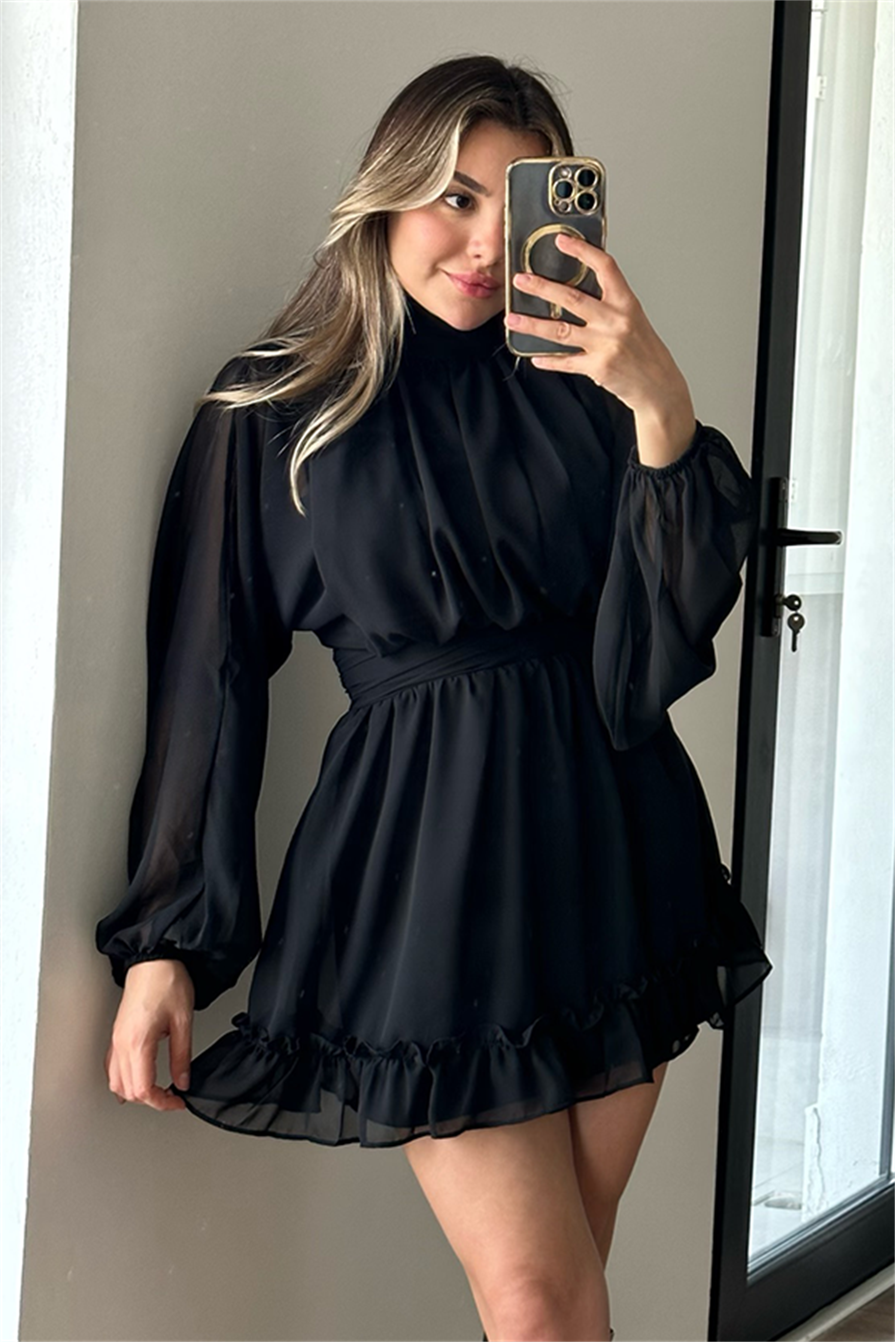 Vella siyah belden oturtmalı şifon elbise