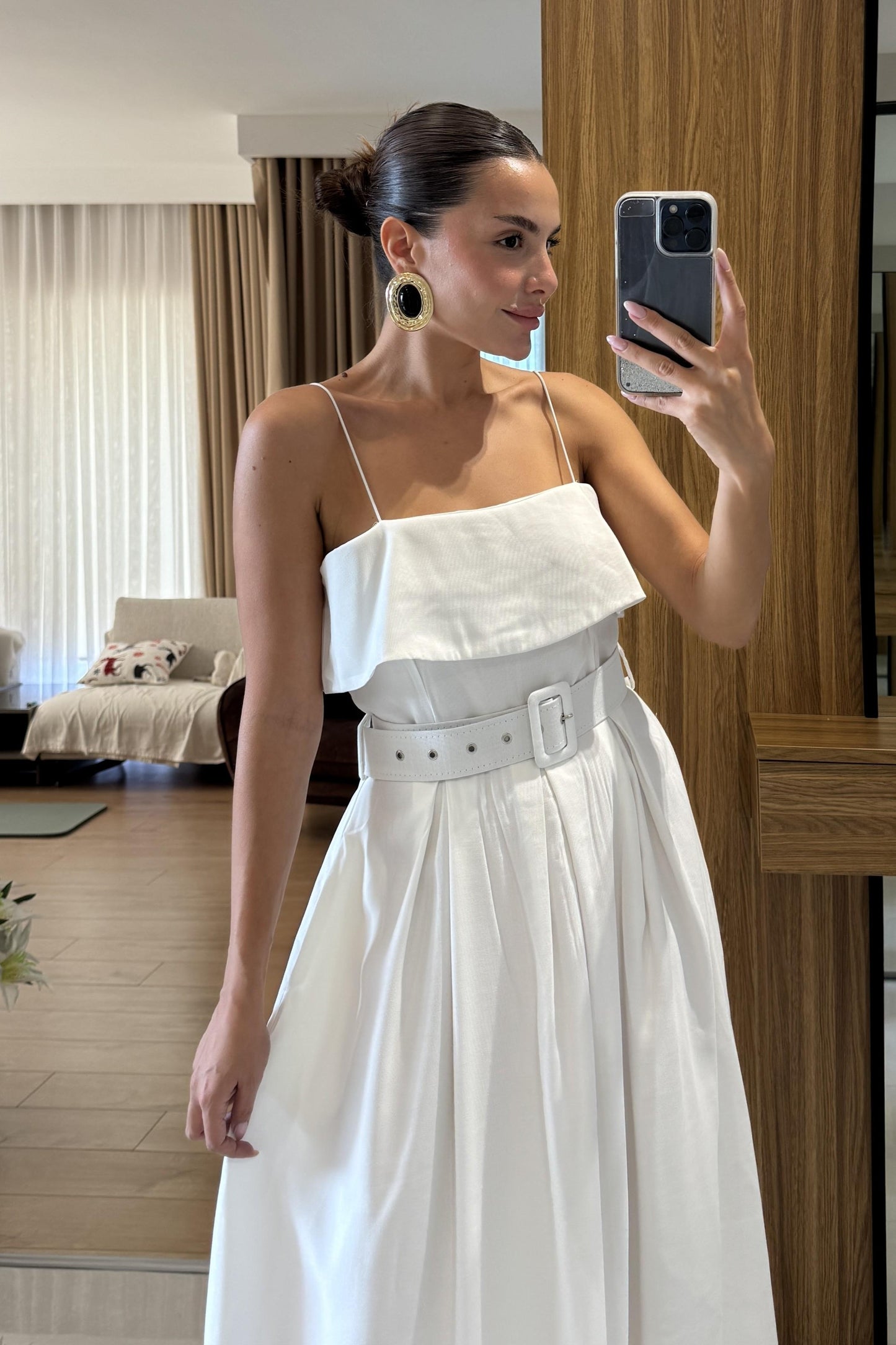 Vendida Beyaz Kemerli Cep Detaylı Çan Elbise