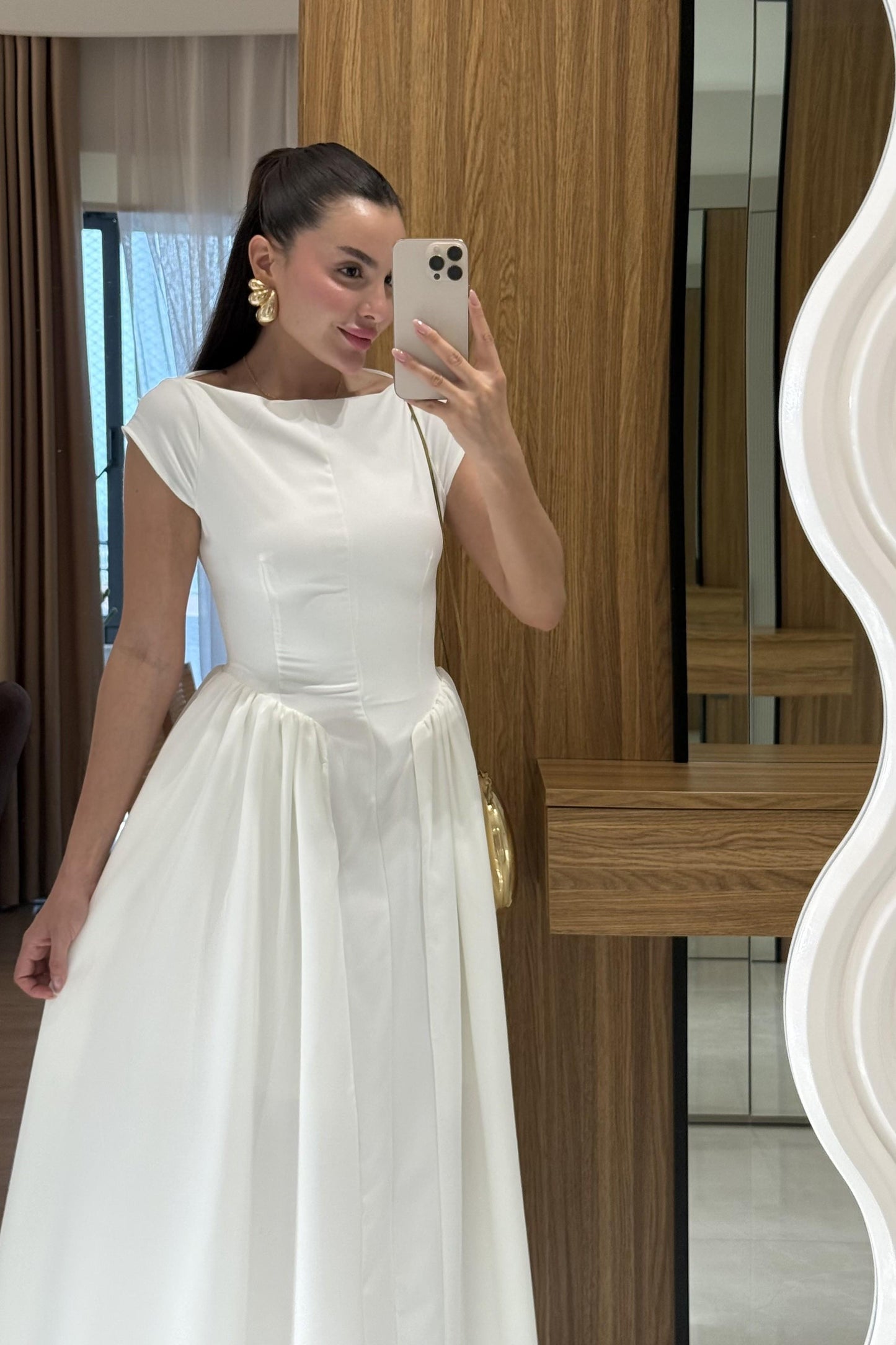 Vexia Beyaz Belden Oturtmalı Elbise