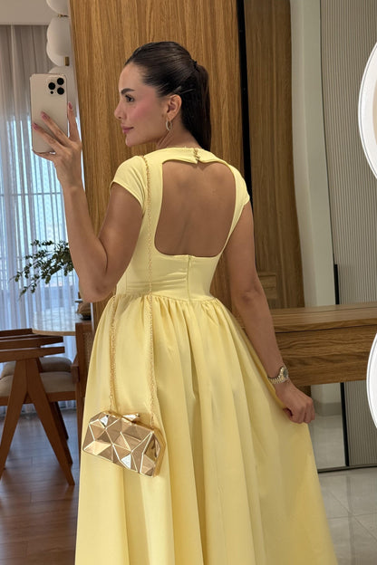 Vexia Sarı Belden Oturtmalı Elbise