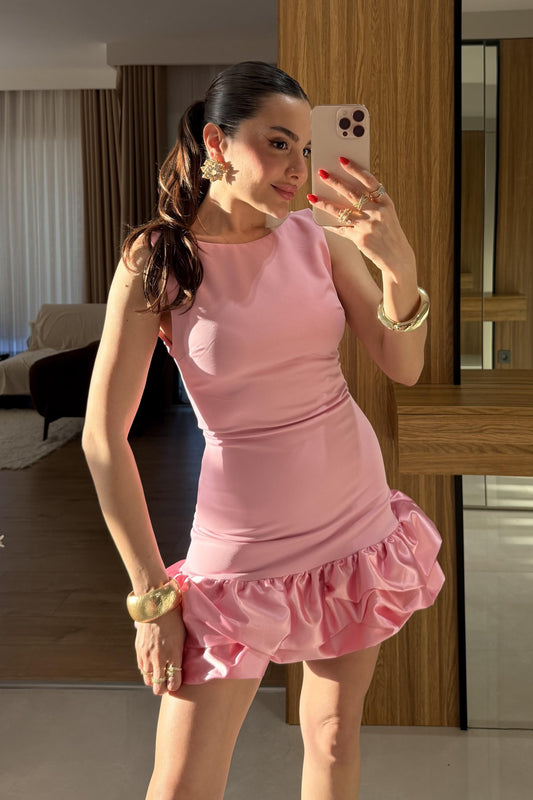 Violetta Pembe Eteği Saten Sırt Dekolteli Elbise