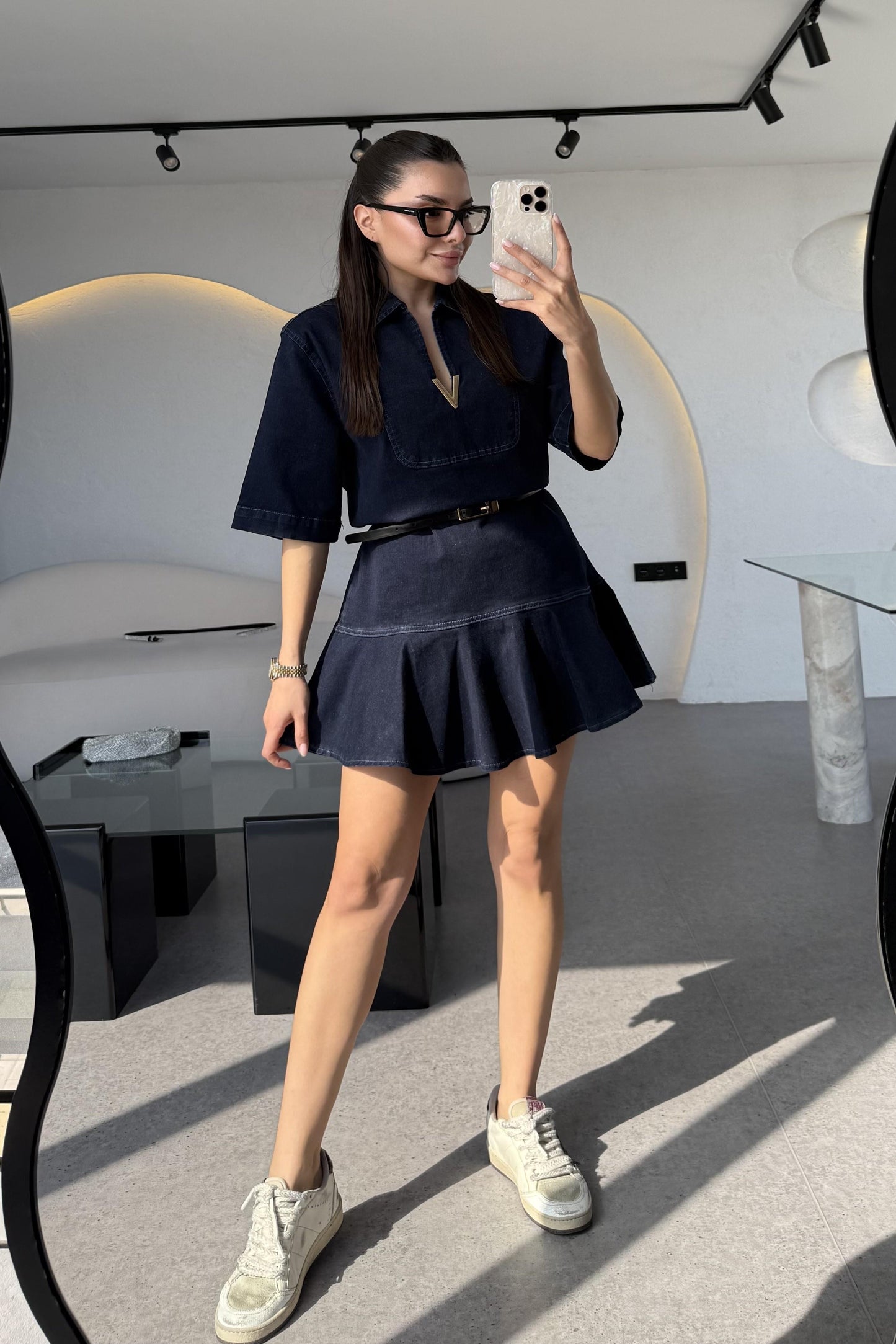 Visual Yaka Aksesuarlı Kot Elbise