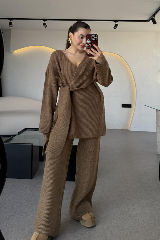 Warner Tarçın Yandan Bağlamalı Triko Takım