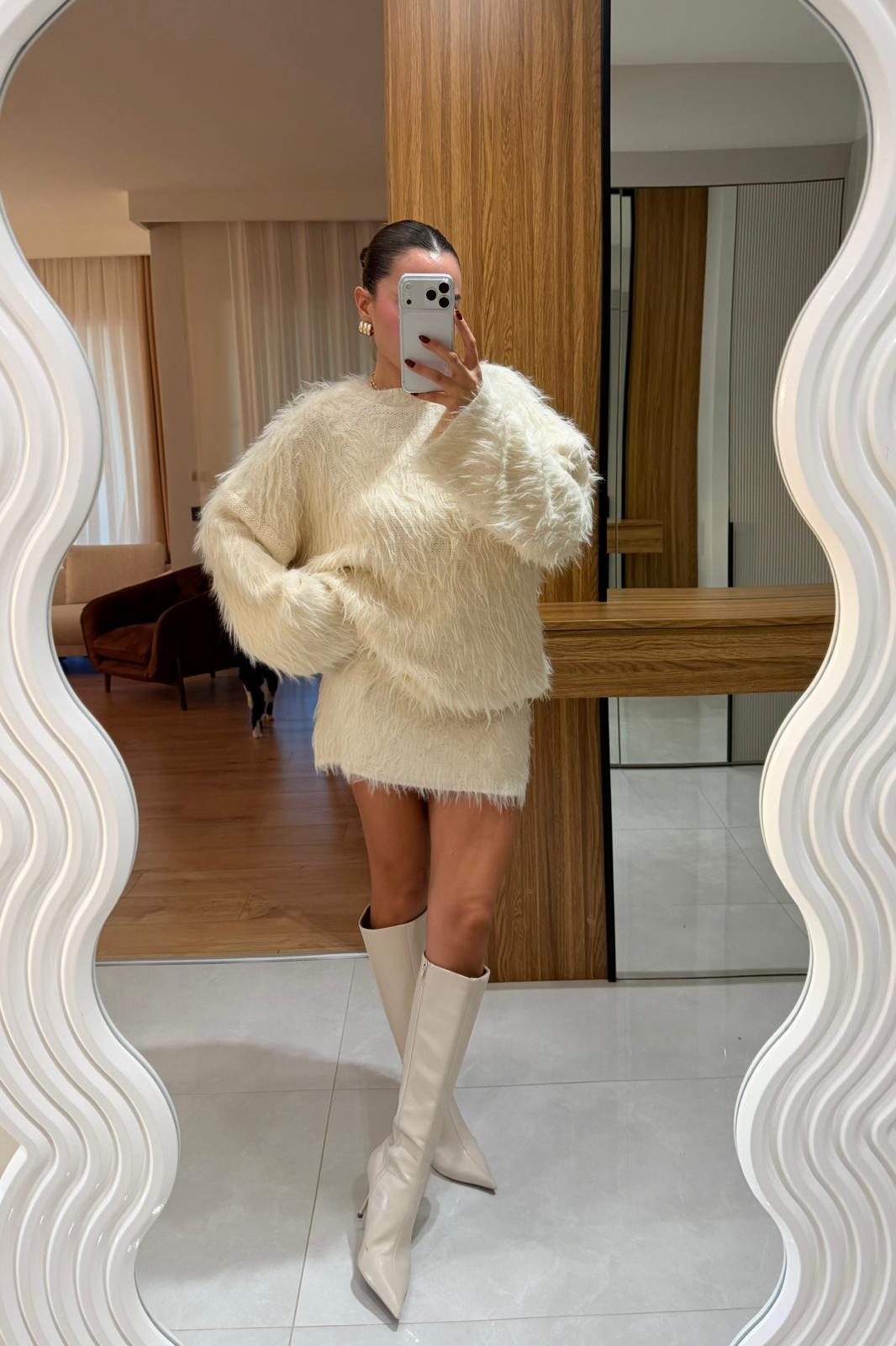 Wrong Krem Sakallı Triko Takım