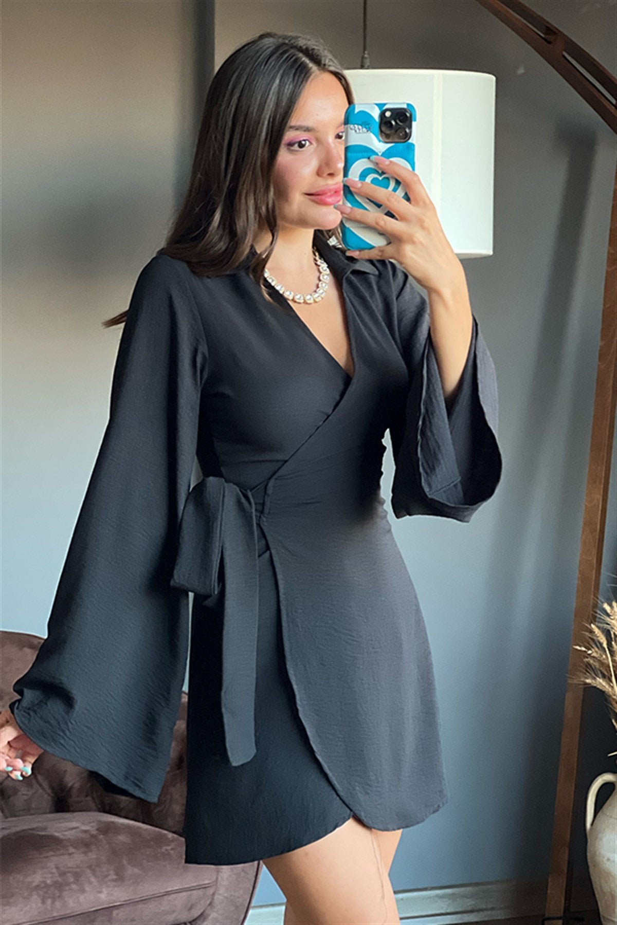 Yarasa kol yandan bağlamalı siyah elbise