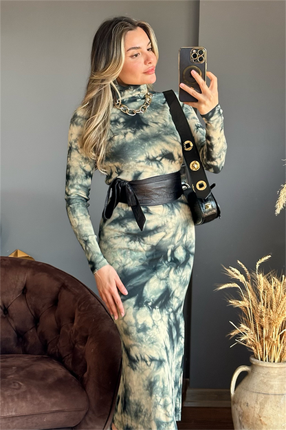 Yeşil batik desenli kalem elbise