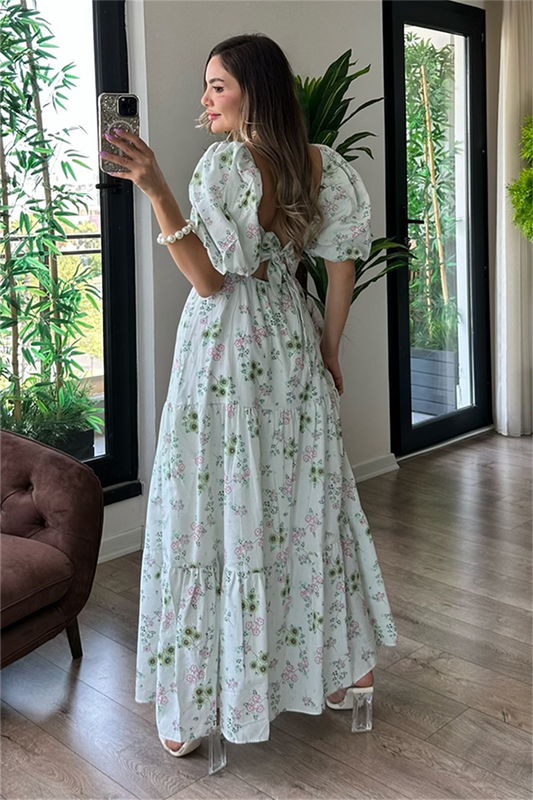 Yeşil çiçekli beyaz balon kol elbise