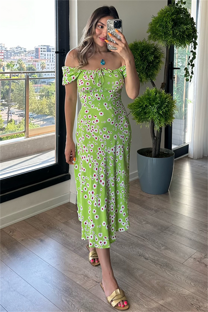 Yeşil çiçekli madonna yaka elbise