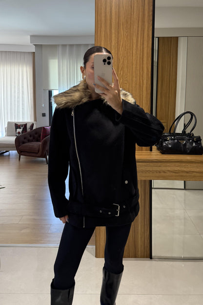 Yolanda Siyah Yakası Kürklü Kaban