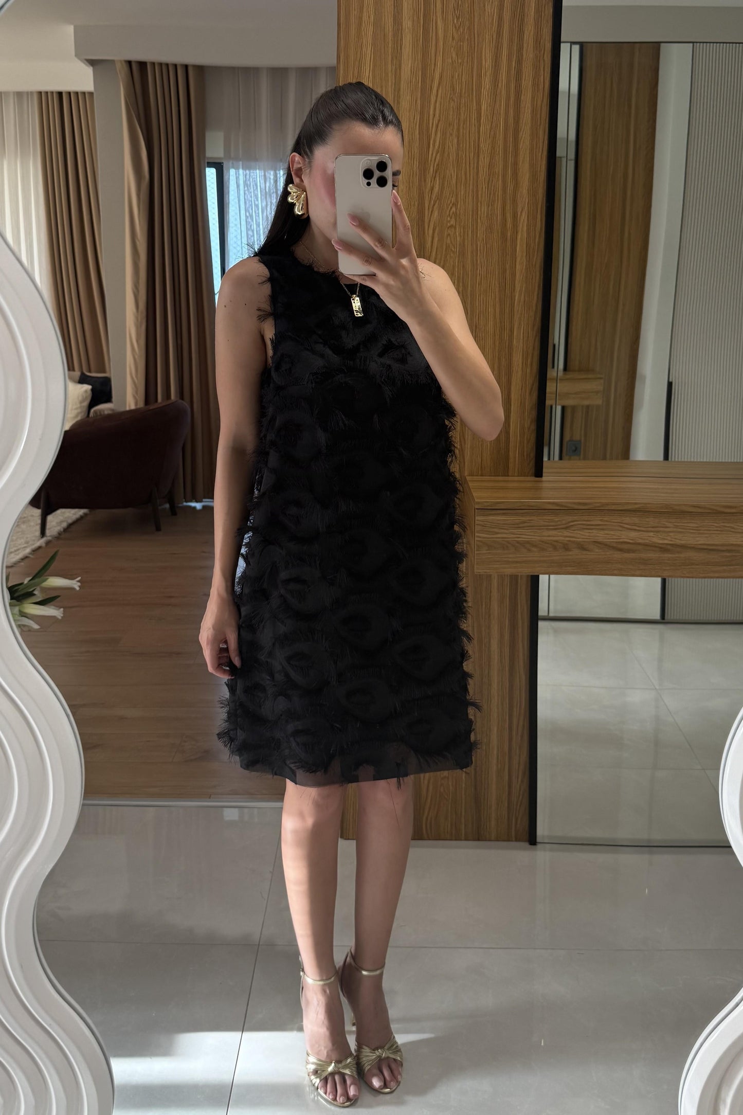 Zione Püsküllü Pencere Detaylı Siyah Elbise